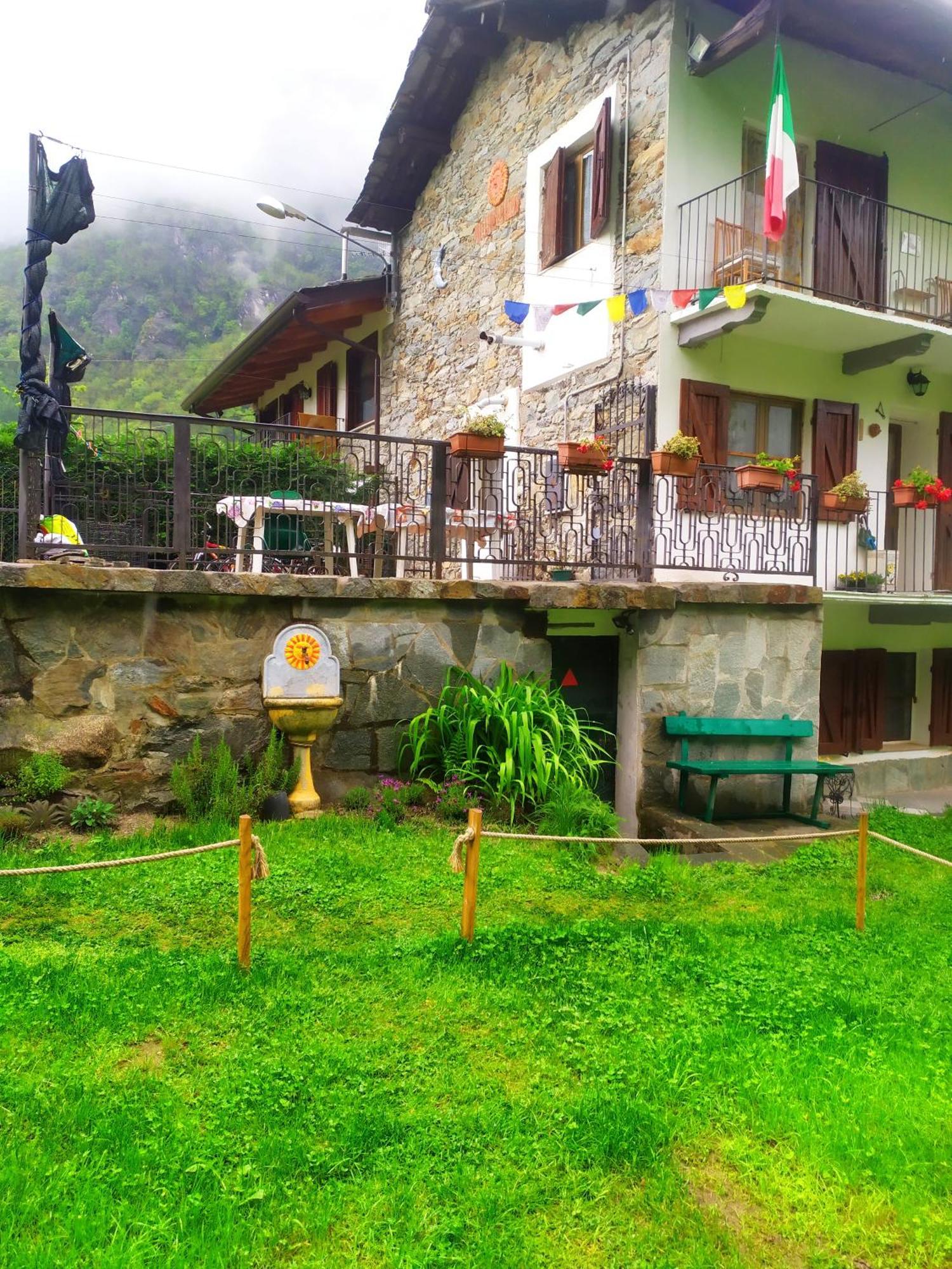 La Ghita Bed & Breakfast Sparone ภายนอก รูปภาพ