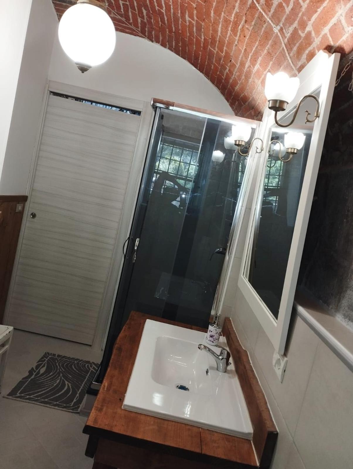 La Ghita Bed & Breakfast Sparone ภายนอก รูปภาพ