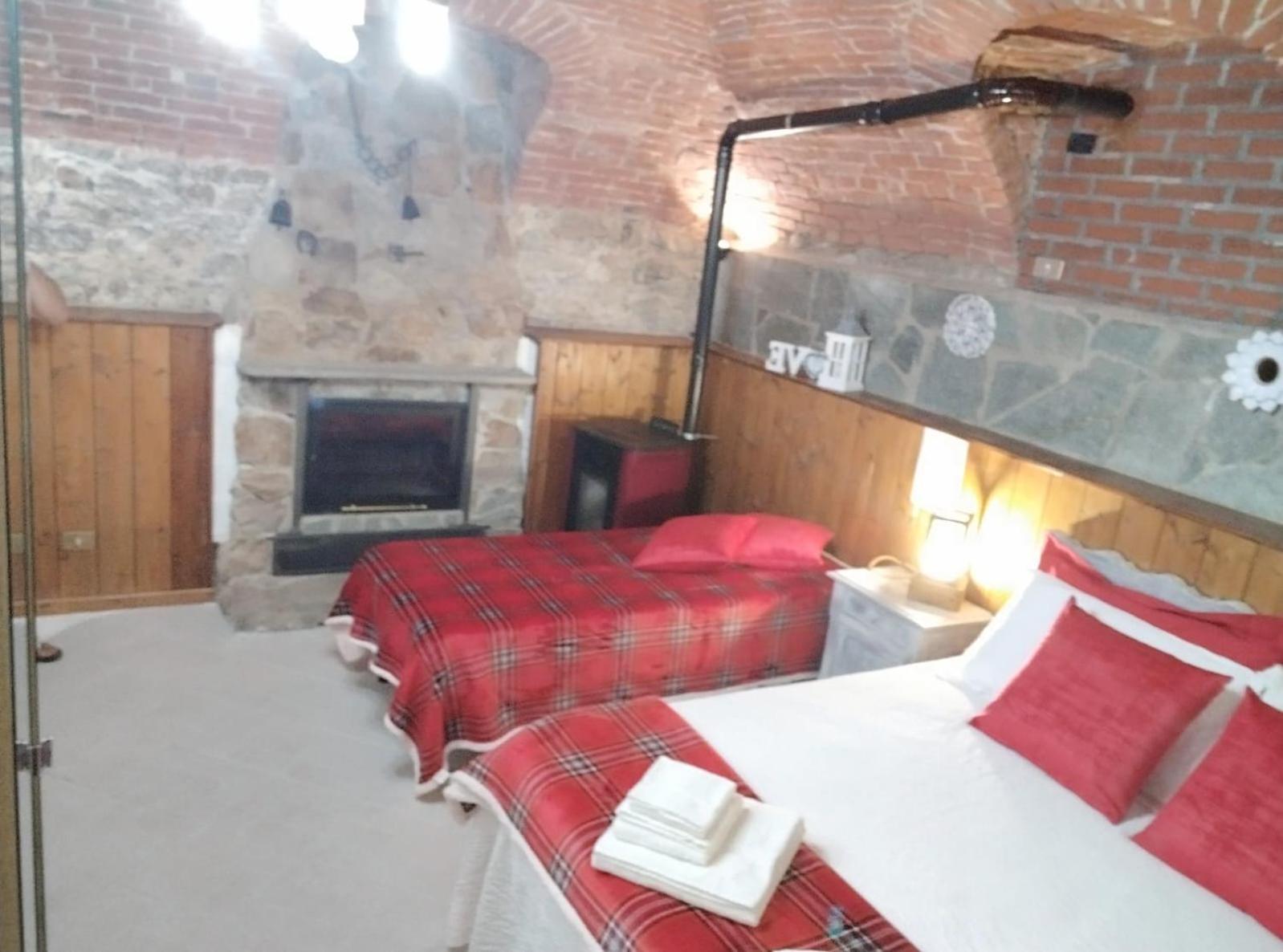 La Ghita Bed & Breakfast Sparone ภายนอก รูปภาพ
